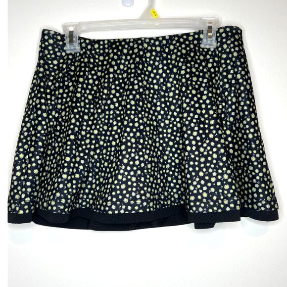 Grand Slam Dresses & Skirts - GrandSlam Flowy Skort Black w/Daisy Print Medium